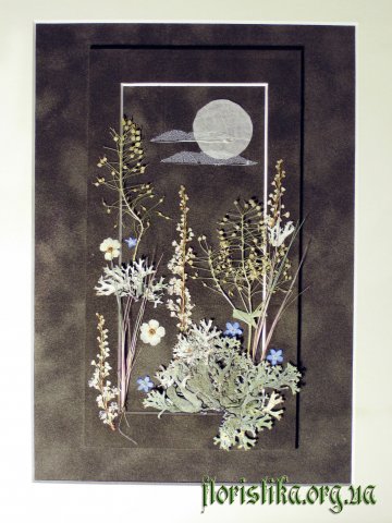 цветочная миниатюра: мох, травы, цветы