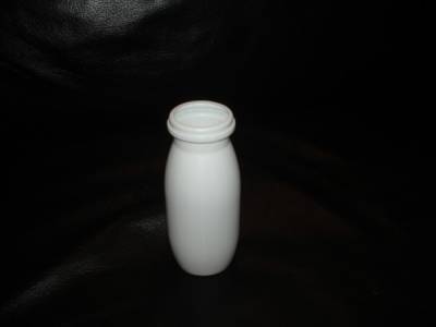 пластмассовая бутылочка